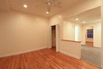 302 Highland Ave in Somerville, MA - Building Photo - Building Photo