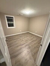 235-237-237 State Rd in Westport, MA - Foto de edificio - Building Photo