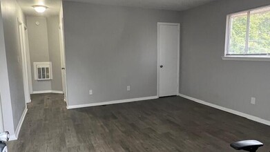 210 Hendricks Blvd in Chattanooga, TN - Building Photo - Building Photo