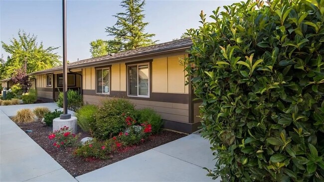 property at 933 N Rose St