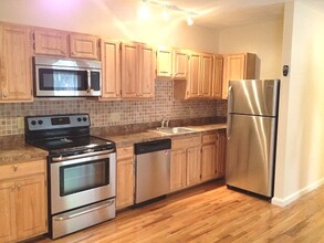 118 Berkshire St, Unit 2 in Cambridge, MA - Foto de edificio - Building Photo