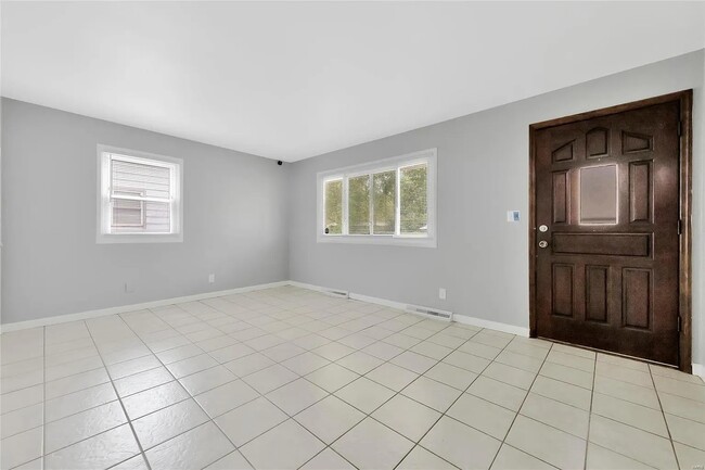 11836 Criterion Ave in St. Louis, MO - Building Photo - Building Photo