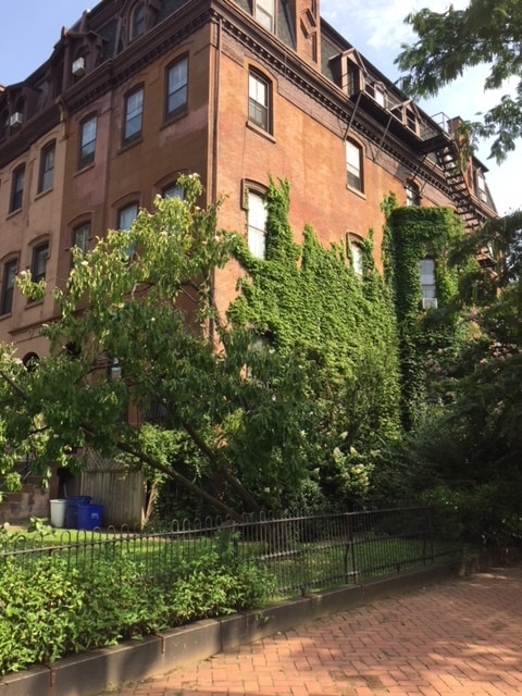 4116 Spruce St, Unit #1R in Philadelphia, PA - Foto de edificio - Building Photo