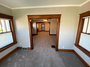 324 Paine Ave, Unit Downstairs in Toledo, OH - Building Photo - Building Photo
