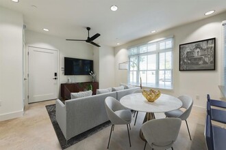 408 W 38th St in Austin, TX - Building Photo - Building Photo