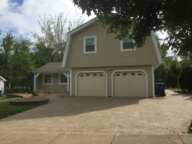 property at 2005 Lake Clay Dr