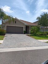2224 Dancy St in Naples, FL - Building Photo