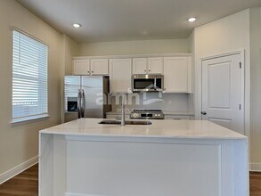 5928 Sycamore Pl St in St. Cloud, FL - Foto de edificio - Building Photo