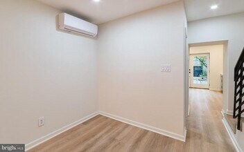 130 Krams Ave in Philadelphia, PA - Building Photo - Building Photo