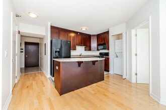 33 W Ontario St in Chicago, IL - Building Photo - Building Photo