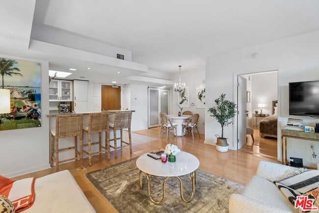 property at 13700 Marina Pointe Dr