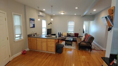 33 Eastburn St in Boston, MA - Building Photo - Building Photo