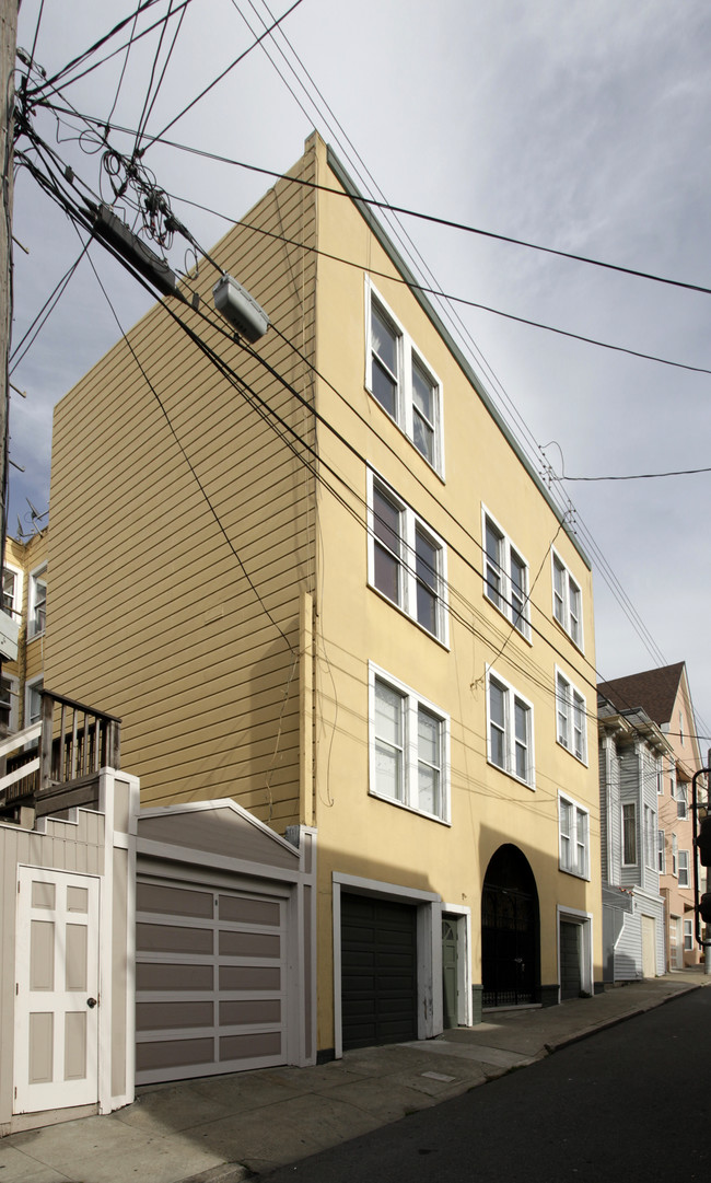 17-27 Godeus St in San Francisco, CA - Building Photo - Building Photo