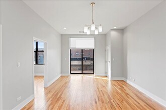 3122 N Broadway in Chicago, IL - Building Photo - Building Photo