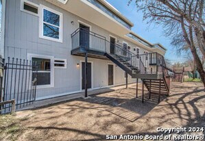 926 King Ave in San Antonio, TX - Building Photo