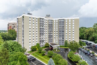 The Glenview in Louisville, KY - Building Photo - Primary Photo