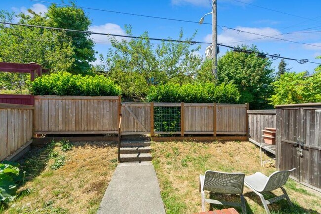 4002 14th Ave S in Seattle, WA - Building Photo - Building Photo