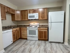 215 Kimberly Way in Winchester, VA - Building Photo - Building Photo