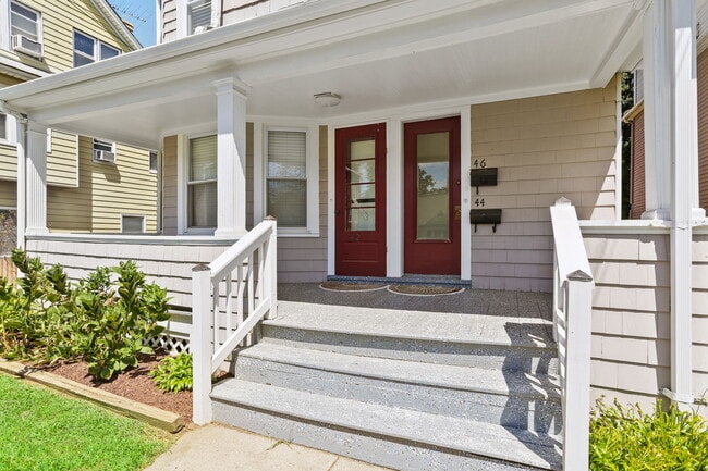 46 Churchill St in Fairfield, CT - Building Photo - Building Photo