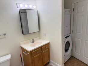 380 Main St, Unit # 2 in Wallingford, CT - Building Photo - Building Photo