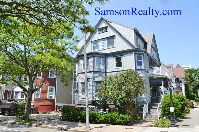 204 Angell St in Providence, RI - Building Photo - Building Photo