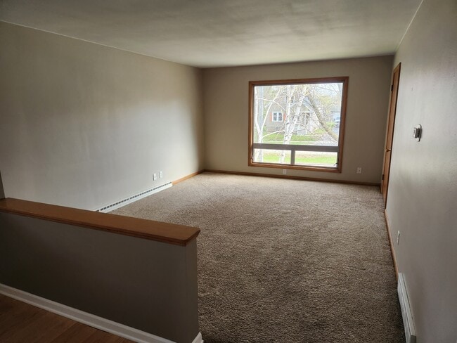 2272 W Bolivar Ave, Unit Upper East