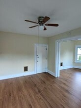 142 Hillside Ave, Unit #2 in Shelton, CT - Building Photo - Building Photo