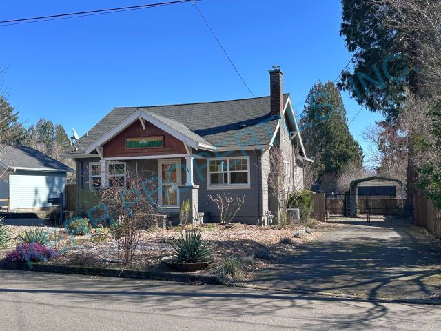 88 NW Florence Ave in Gresham, OR - Building Photo