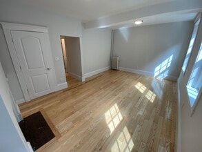30 Revere St, Unit 2 in Boston, MA - Building Photo - Building Photo