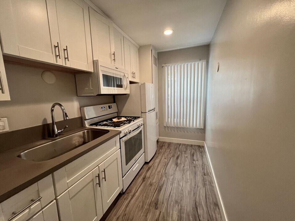7509-7513 Herschel Ave in San Diego, CA - Building Photo