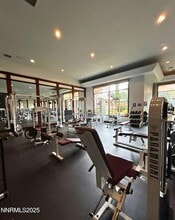 900 S Meadows Pkwy in Reno, NV - Foto de edificio - Building Photo