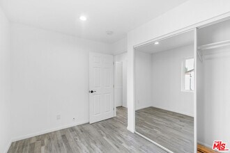 7309 N Wilbur Ave in Los Angeles, CA - Building Photo - Building Photo