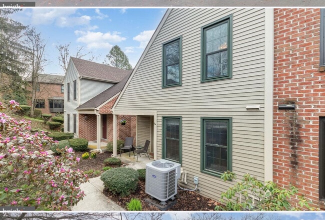 property at 1123 Wicklow Ct