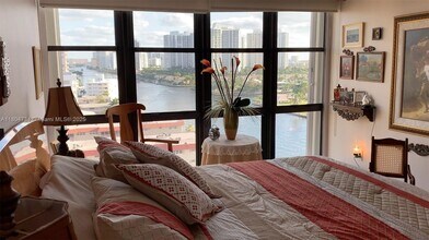 2017 S Ocean Dr, Unit 1408W in Hallandale Beach, FL - Building Photo - Building Photo