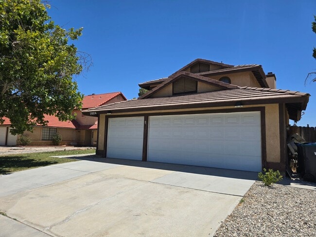39354 Longhorn Ct in Palmdale, CA - Building Photo - Building Photo