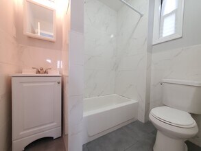 419 Ocean Ave, Unit 3F in Jersey City, NJ - Building Photo - Building Photo