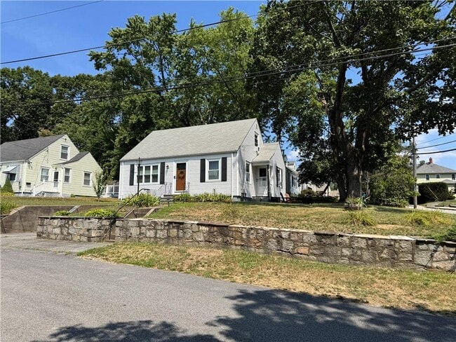 1 Garvin St in Cumberland, RI - Building Photo - Building Photo