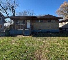 2225 Deering Ave in Dayton, OH - Building Photo