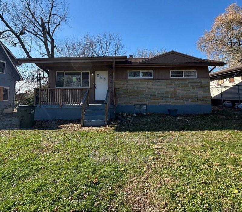 2225 Deering Ave in Dayton, OH - Building Photo