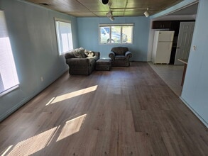 15306 Gougar Rd, Unit Studio plus Garage in Lockport, IL - Building Photo - Building Photo