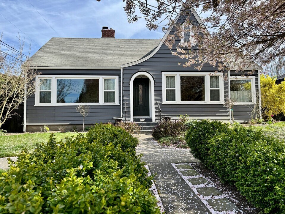 1214 N 7th St in Tacoma, WA - Building Photo