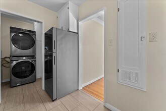 5918 S Fairfax Ave in Los Angeles, CA - Building Photo - Building Photo