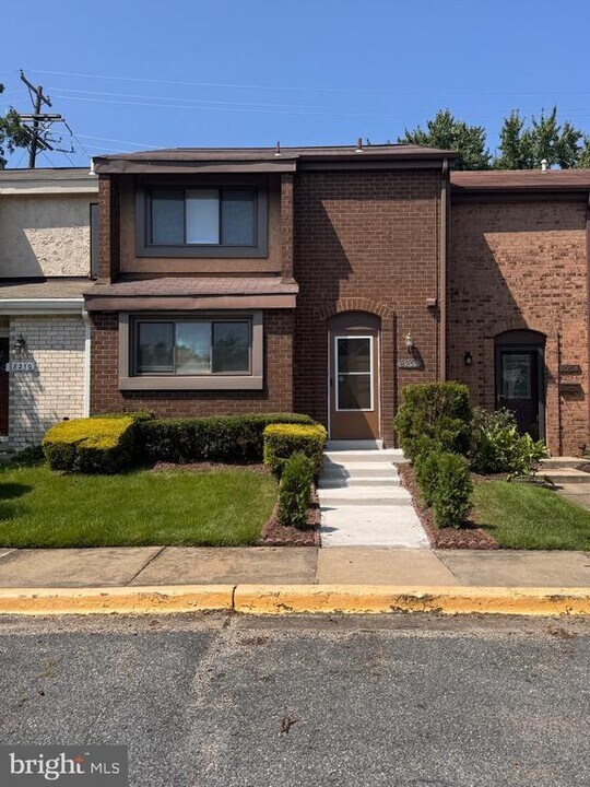 8252 Canning Terrace in Greenbelt, MD - Building Photo