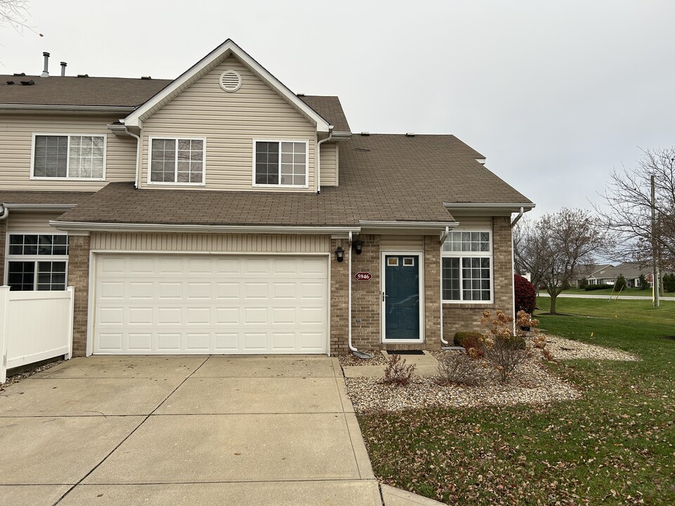 5946 Marina View Ln in Indianapolis, IN - Building Photo