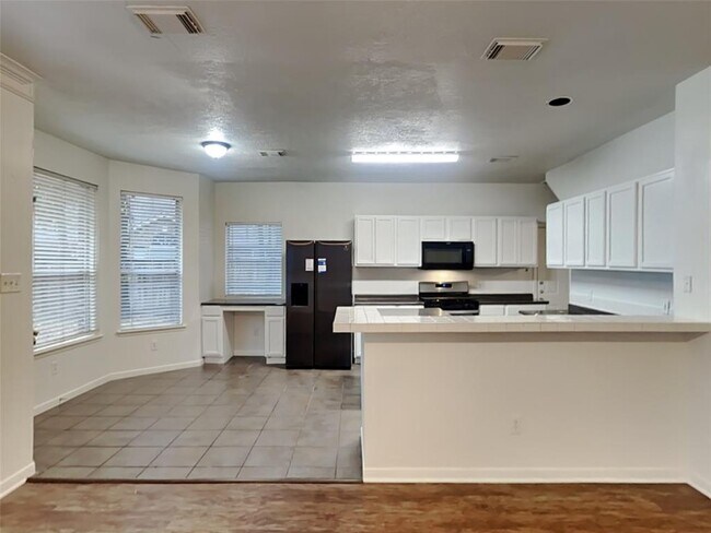 21027 Deauville Dr in Spring, TX - Building Photo - Building Photo