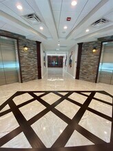 4725 W Sand Lake Rd in Orlando, FL - Building Photo - Building Photo