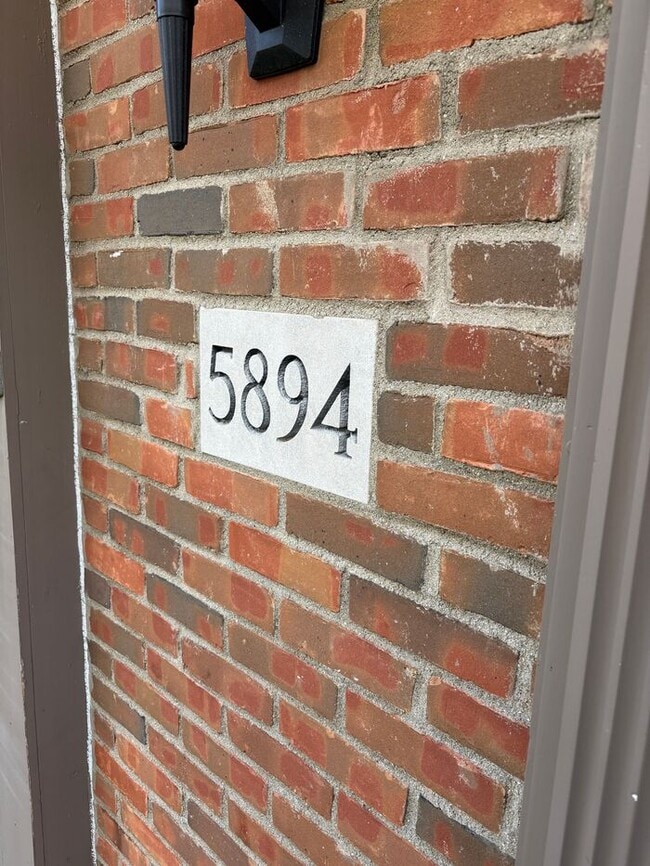 5894 Aqua Bay Dr in Columbus, OH - Foto de edificio - Building Photo