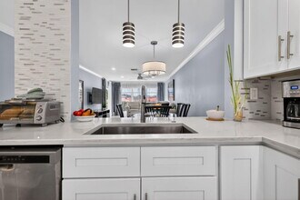 5675 Queen Palm Ct in Delray Beach, FL - Building Photo - Building Photo