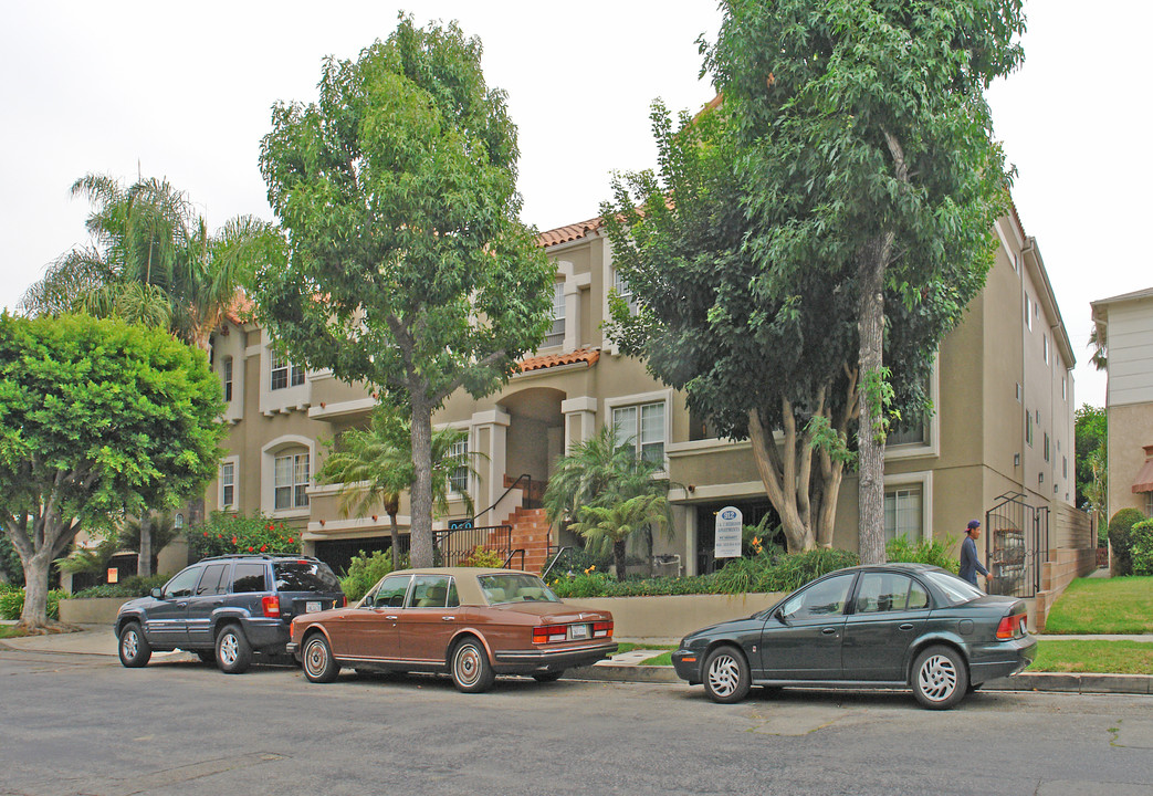 912 N Croft Ave in West Hollywood, CA - Building Photo