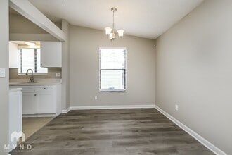 12418 Hidden Brook Dr in Tampa, FL - Foto de edificio - Building Photo